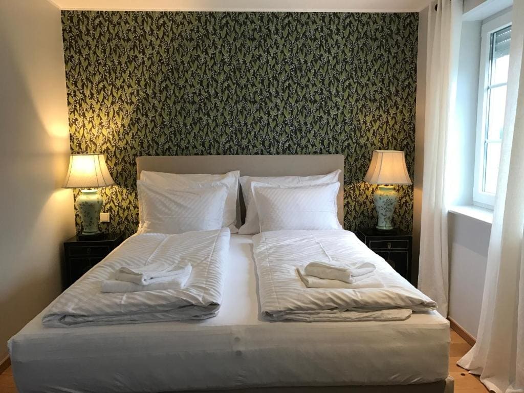 Deluxe Double Room with Extra Bed room - Image 2
