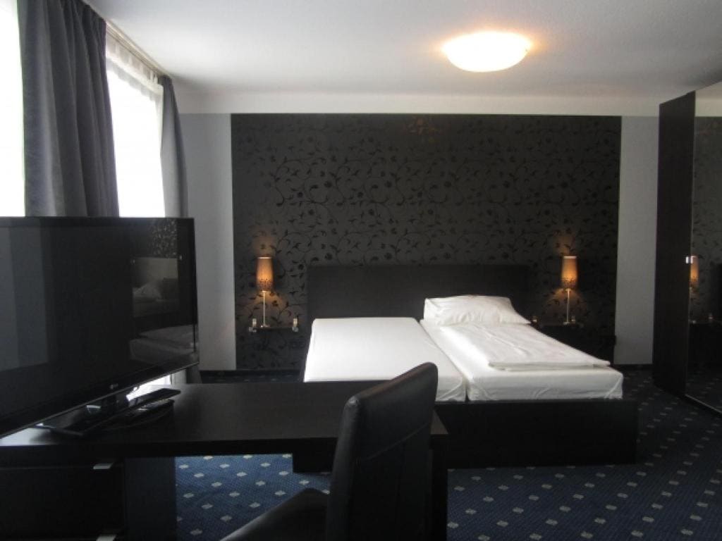 Double Room with Private Bathroom room - Image 3