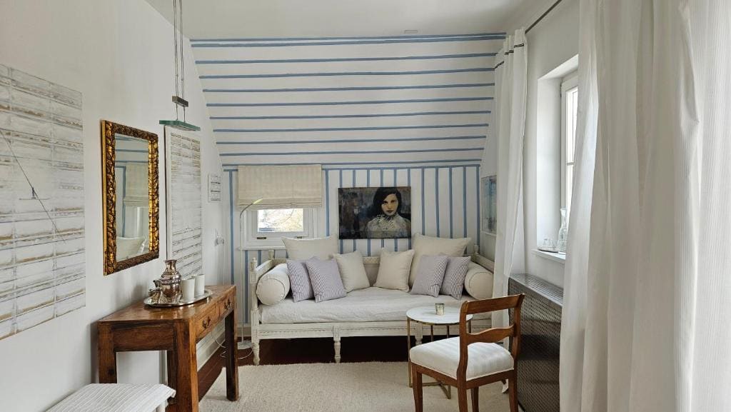 Blue Suite room - Image 1