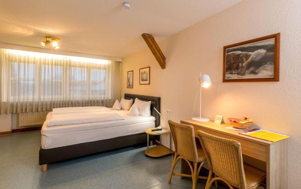 Standard Triple Room room - Image 1