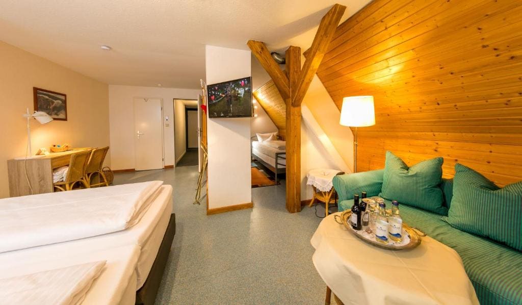 Standard Triple Room room - Image 2