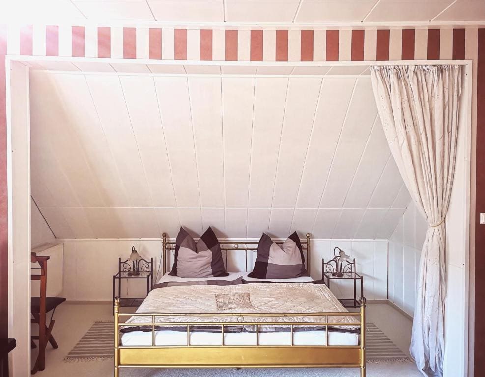 Triple Room with Shower room - Image 2