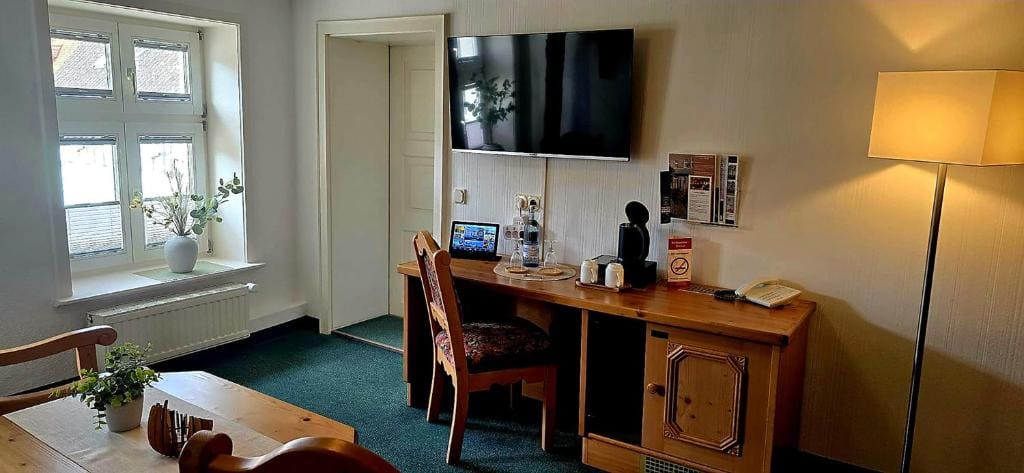One-Bedroom Suite room - Image 3