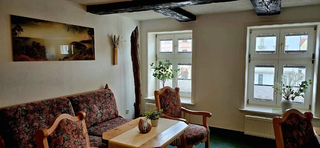 One-Bedroom Suite room - Image 2