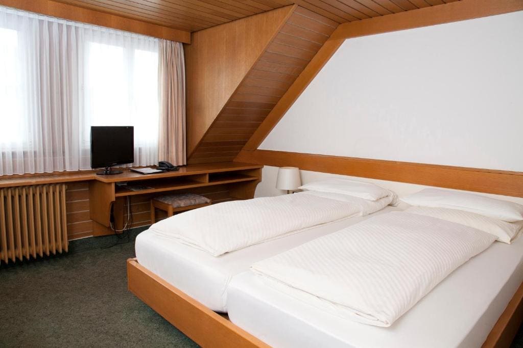 Double Room with Private Bathroom room - Image 2