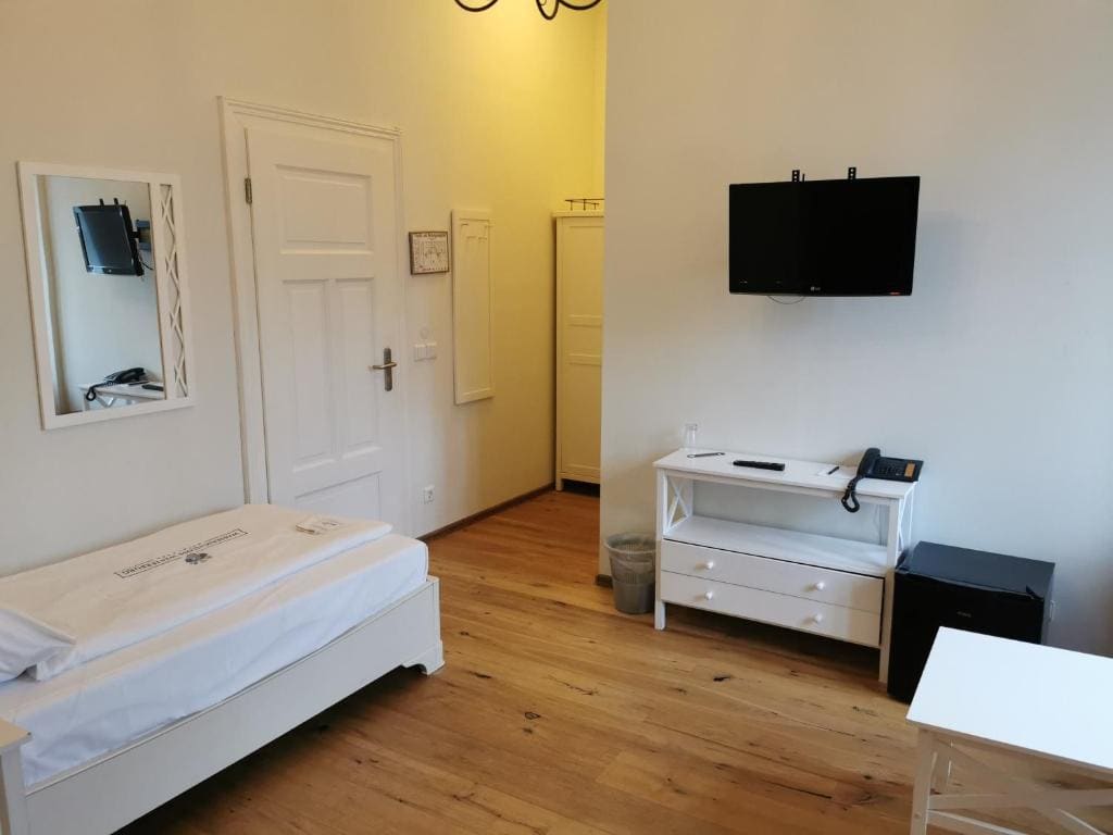 Standard Single Room room - Image 2