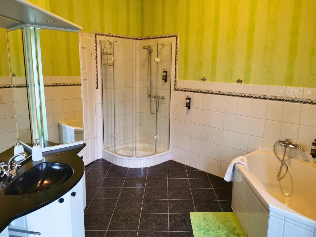 Suite room - Image 2