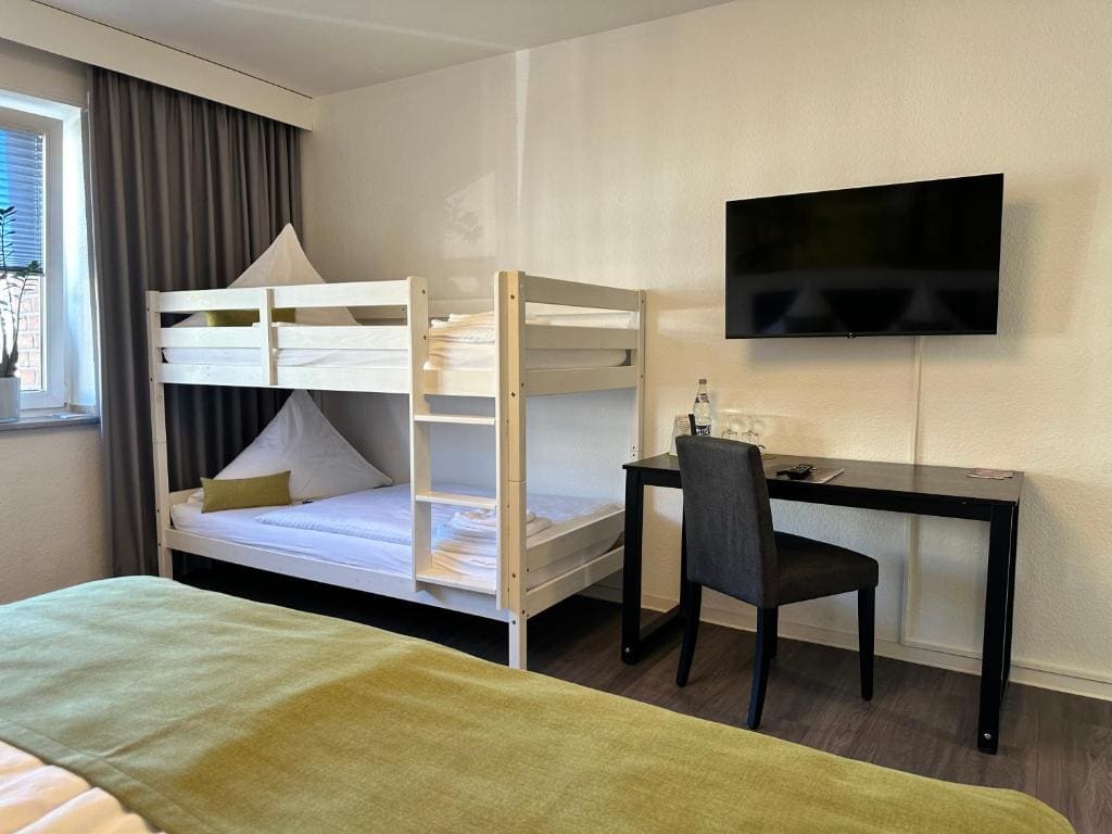 Family Room room - Image 1