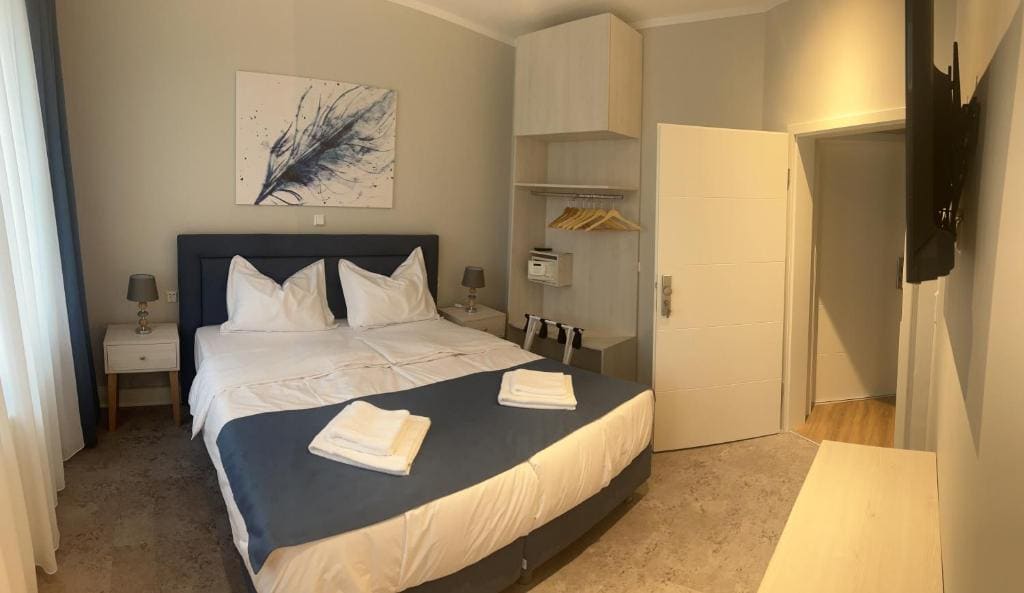 Deluxe Double or Twin Room with City View room - Image 1