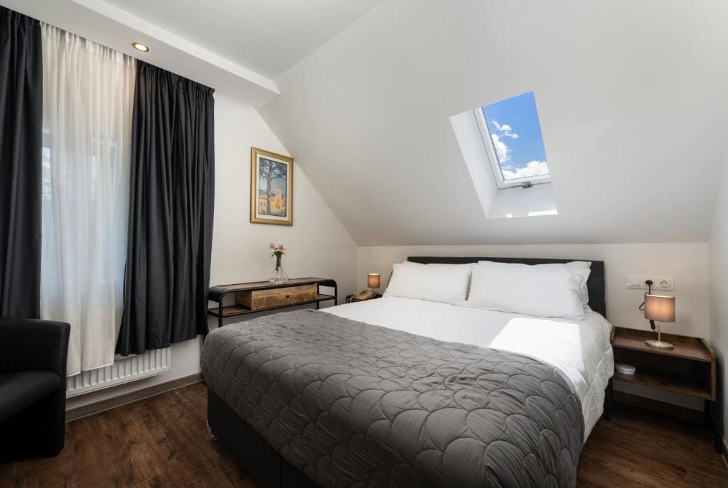 Standard Double Room room - Image 3