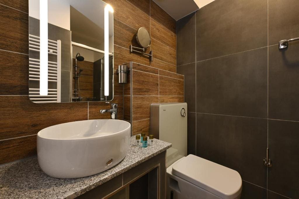Bungalow with Patio room - Image 2
