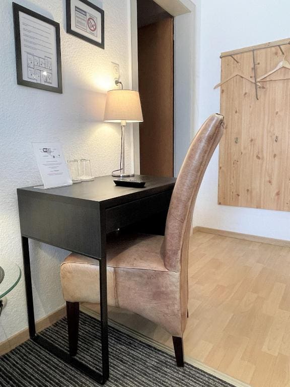Double Room with Private Bathroom room - Image 2