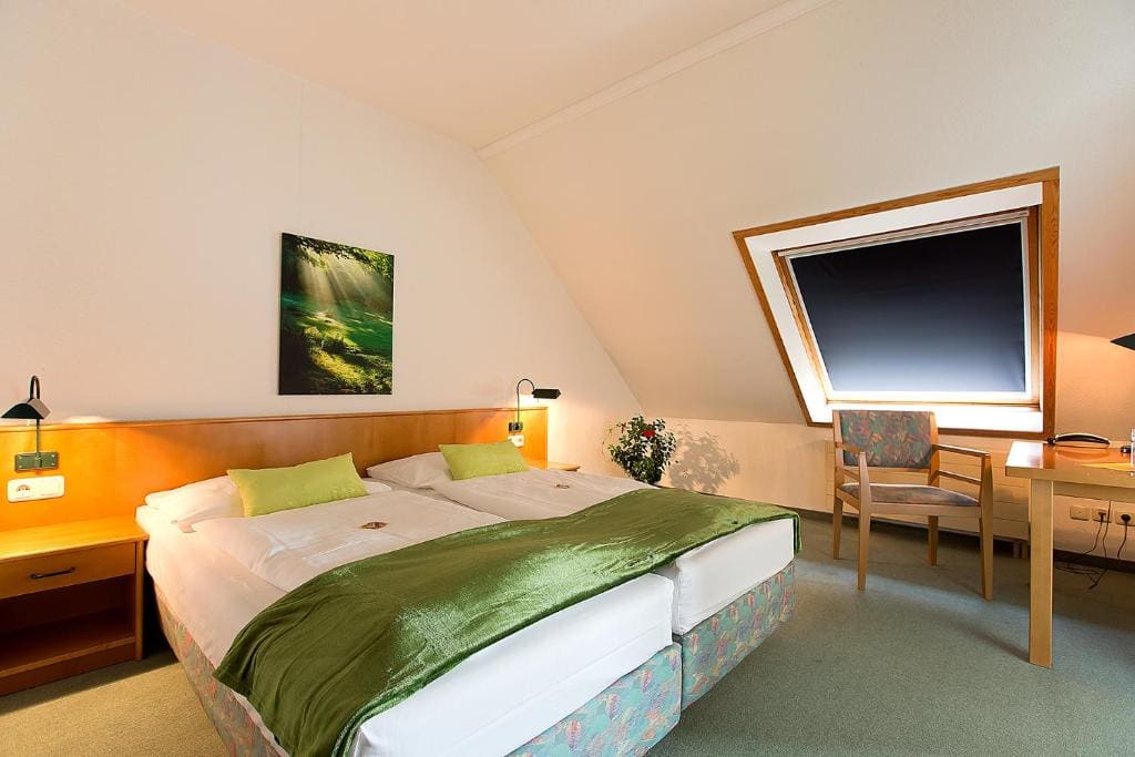 Apartment room - Image 2