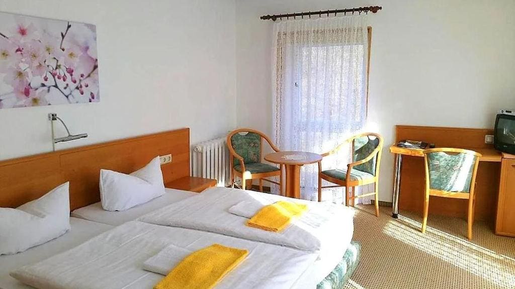Twin Room room - Image 2