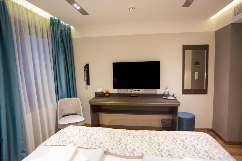 Deluxe Room room - Image 2