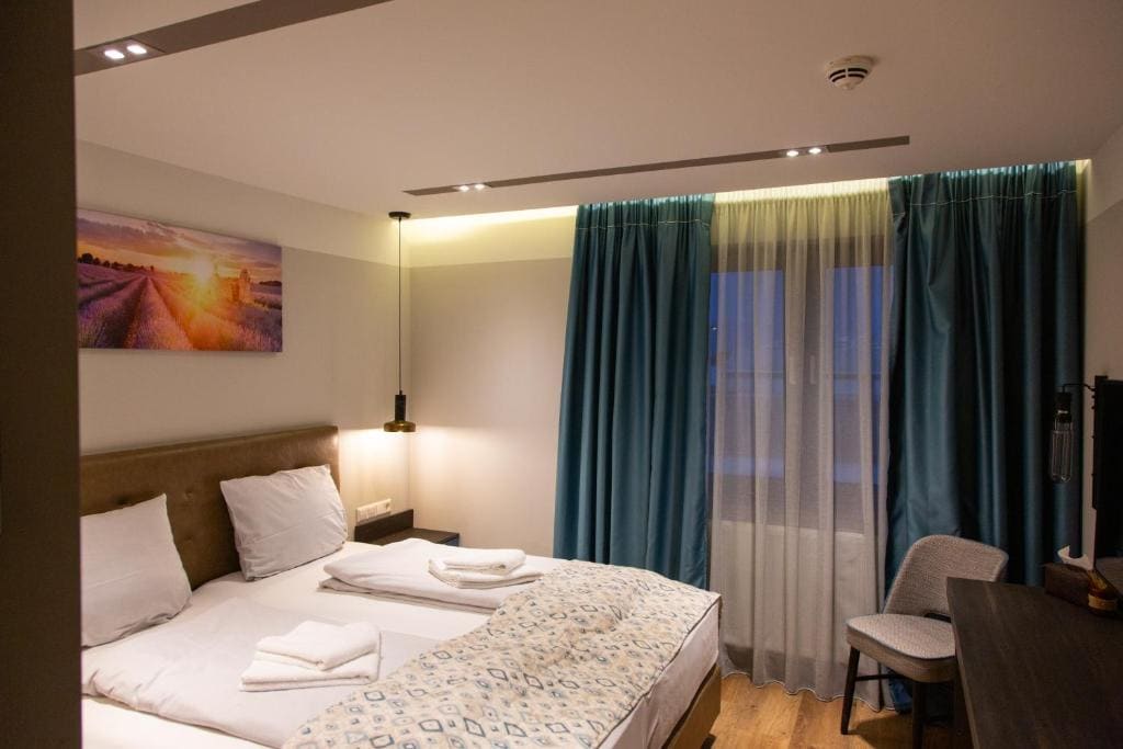 Deluxe Room room - Image 3