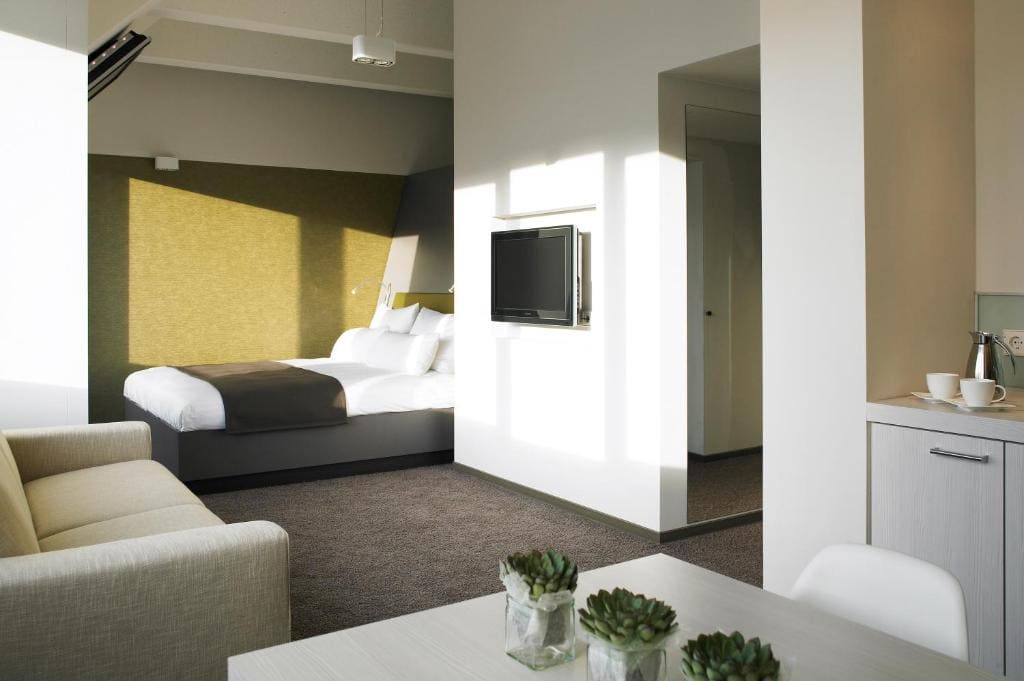 Apartment room - Image 1