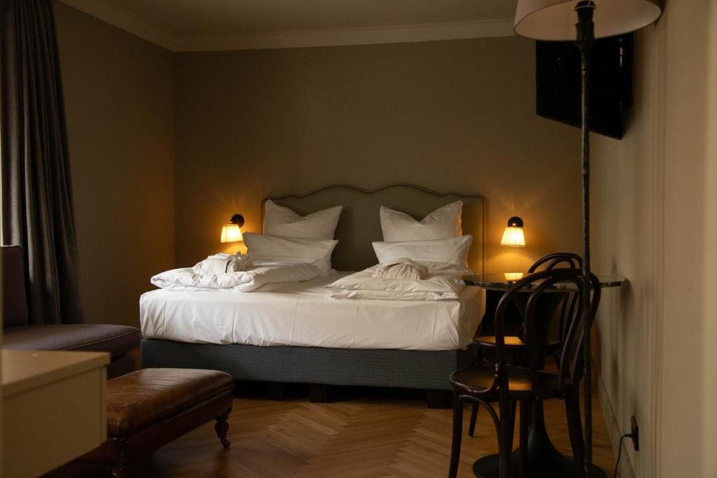 Junior Suite with Balcony room - Image 1