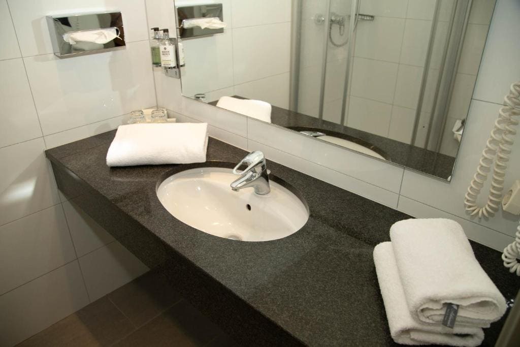 Superior Double Room with Balcony room - Image 2
