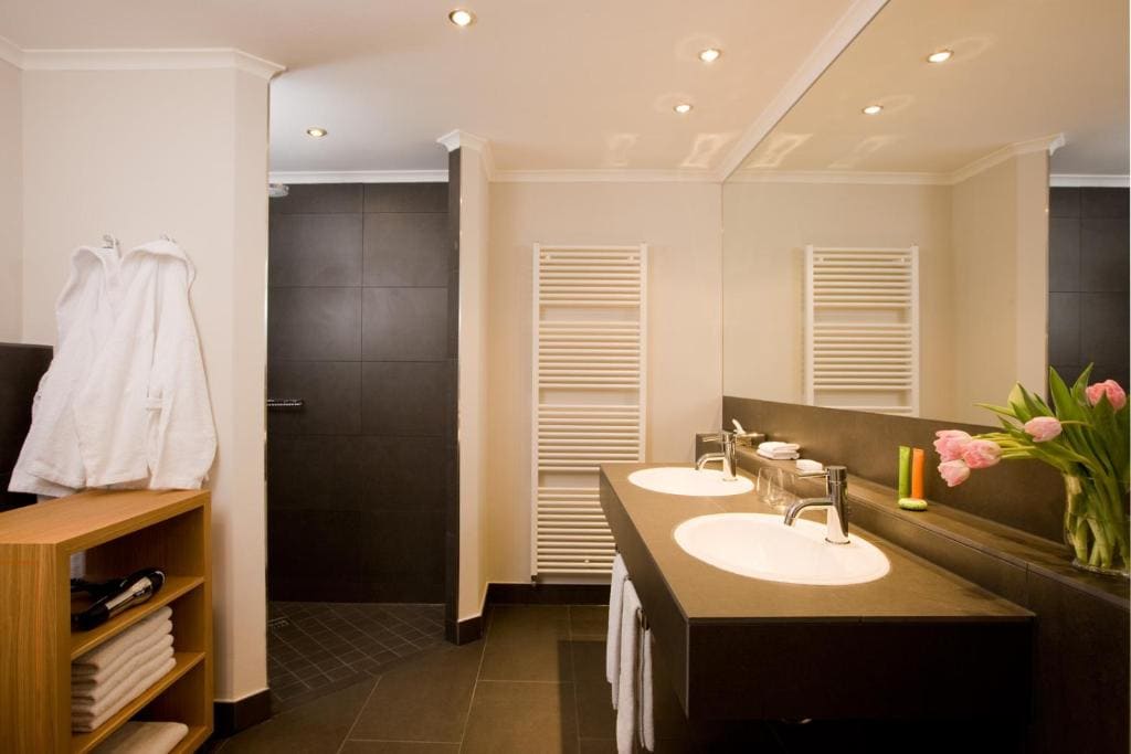 Junior Suite with Balcony room - Image 2