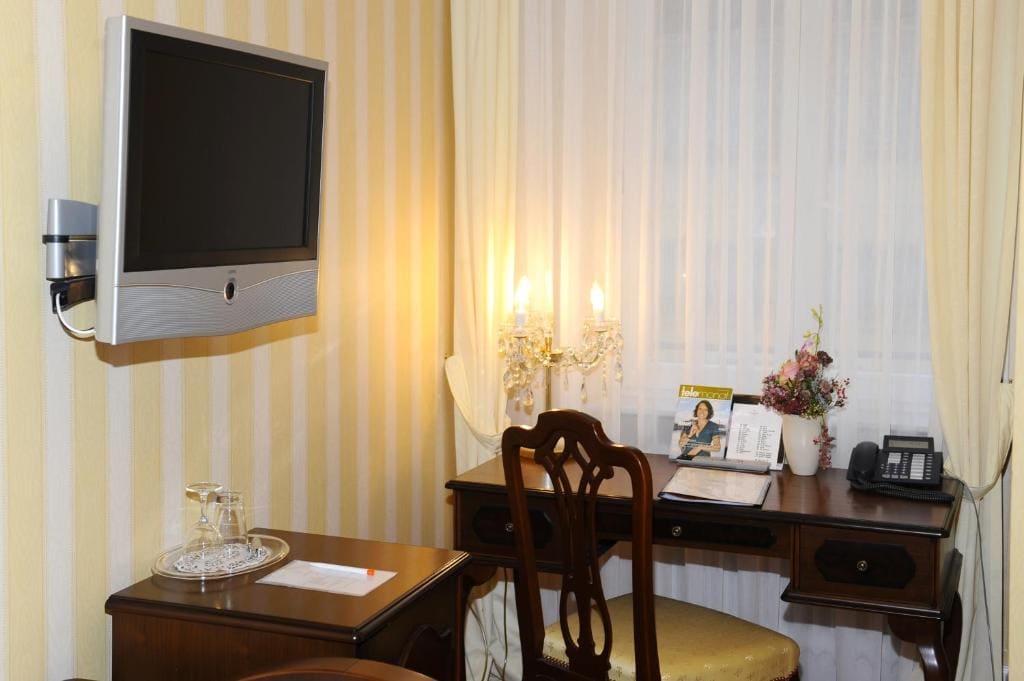Superior Single Room room - Image 2