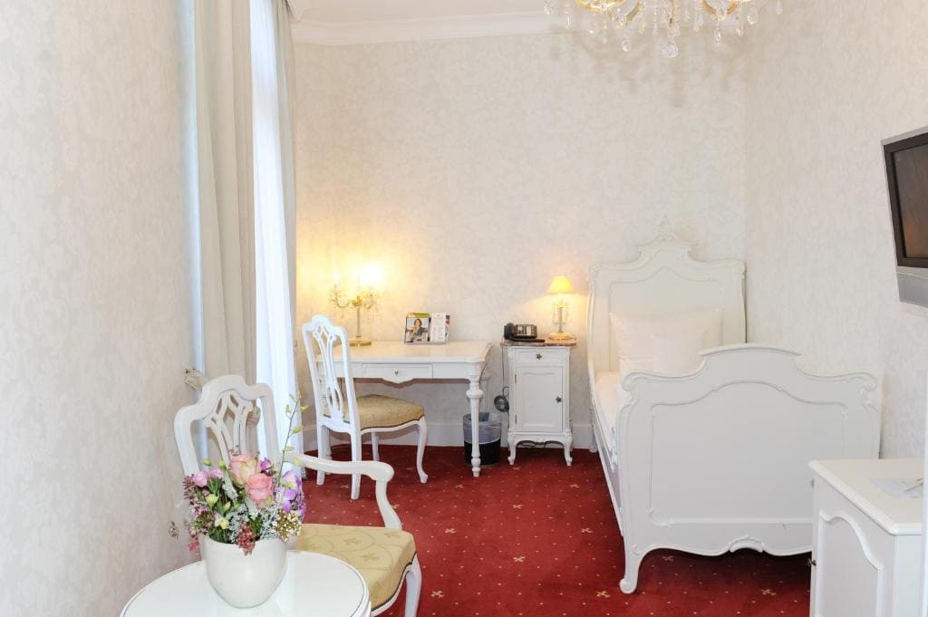 Superior Single Room room - Image 1