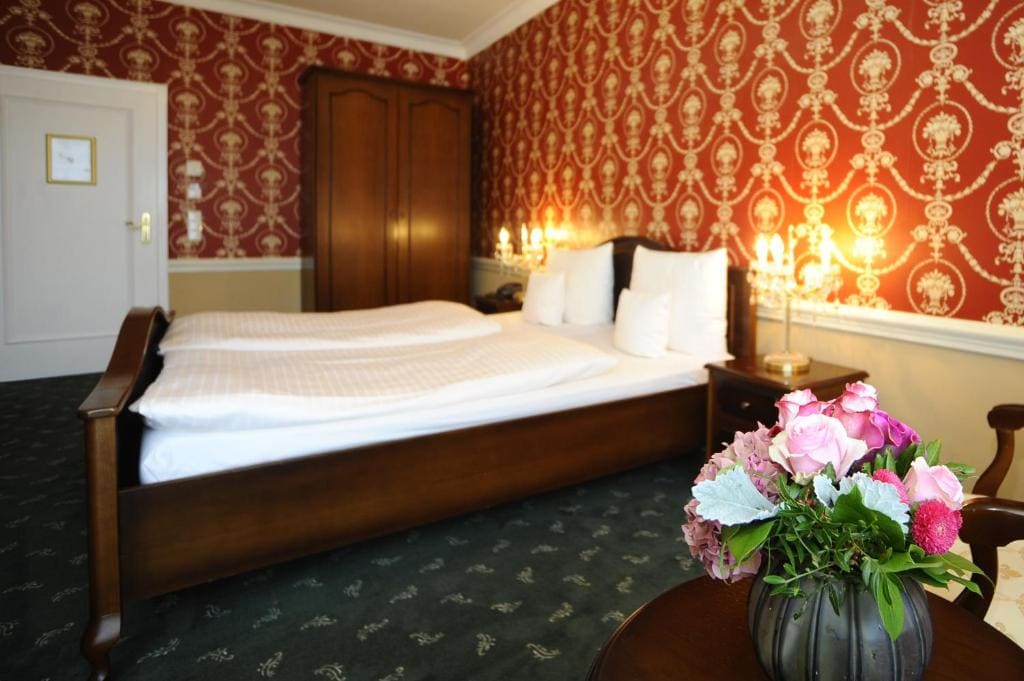 Deluxe Double Room room - Image 2