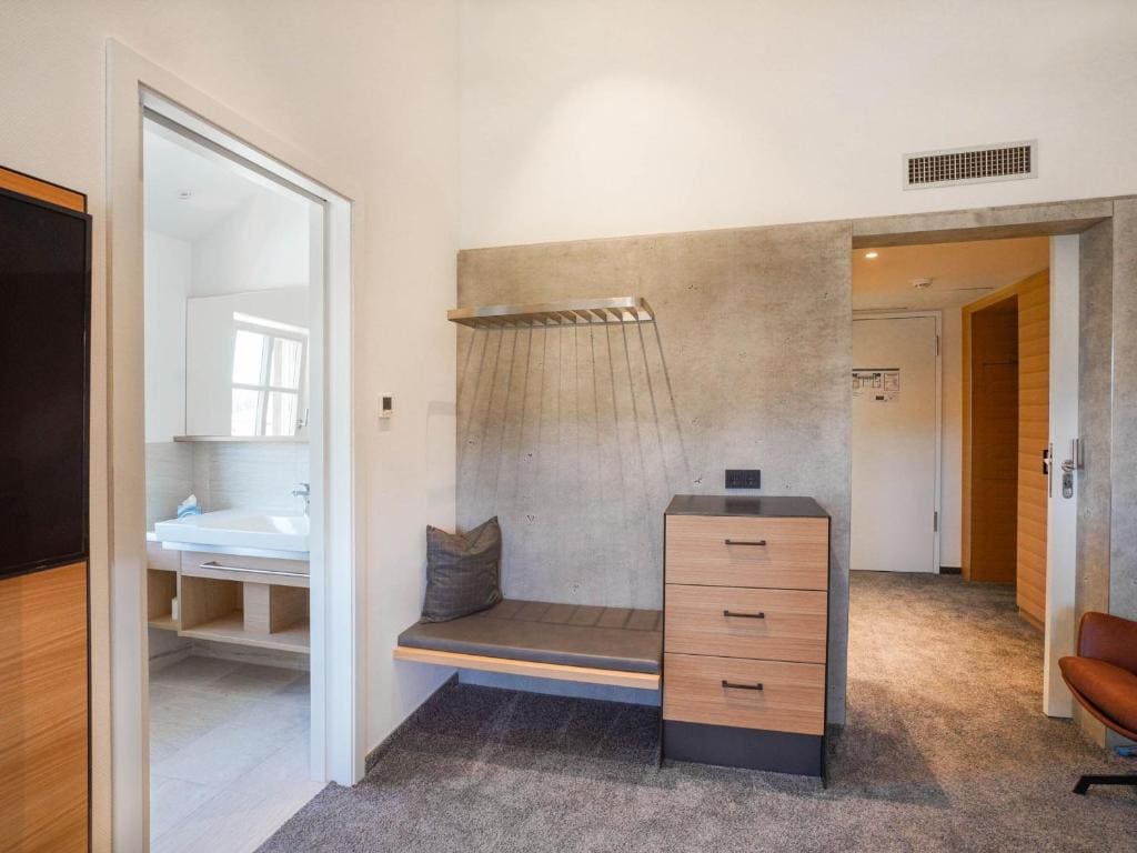 Family Room room - Image 3