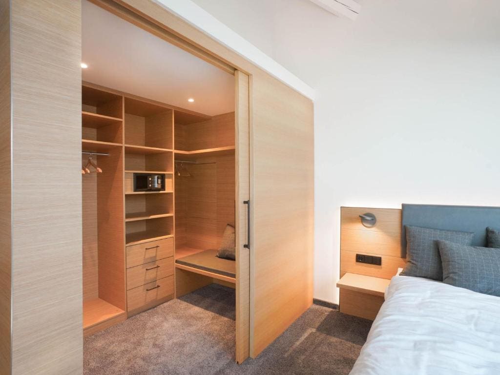 Suite room - Image 1