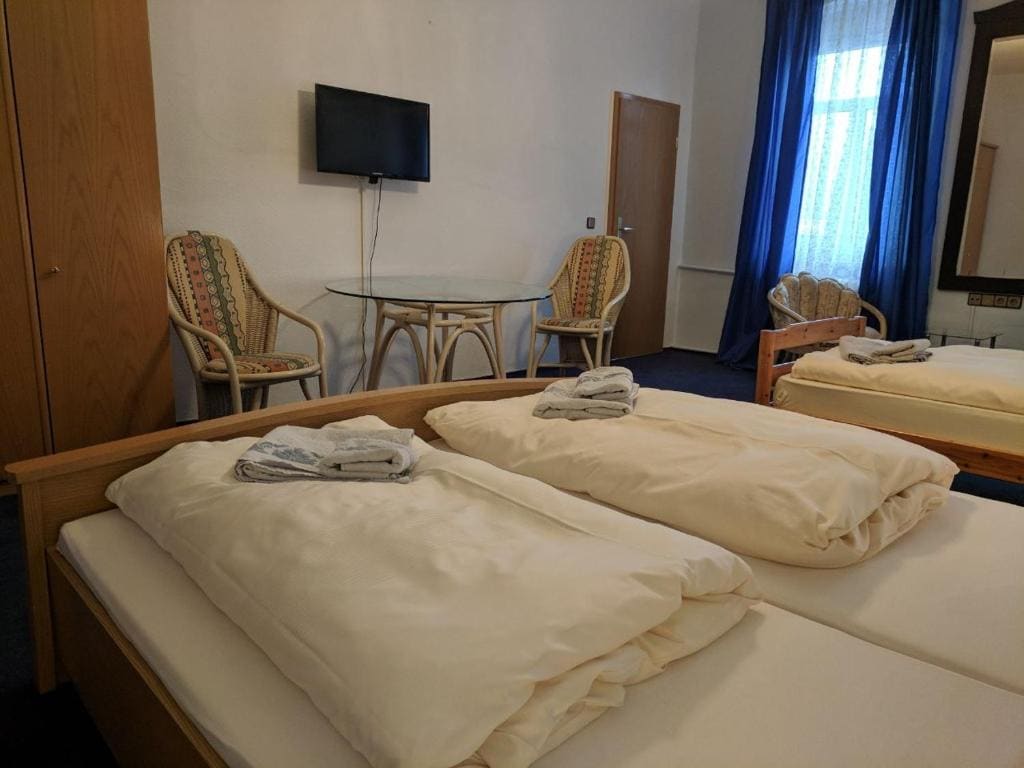 Double or Twin Room room - Image 1