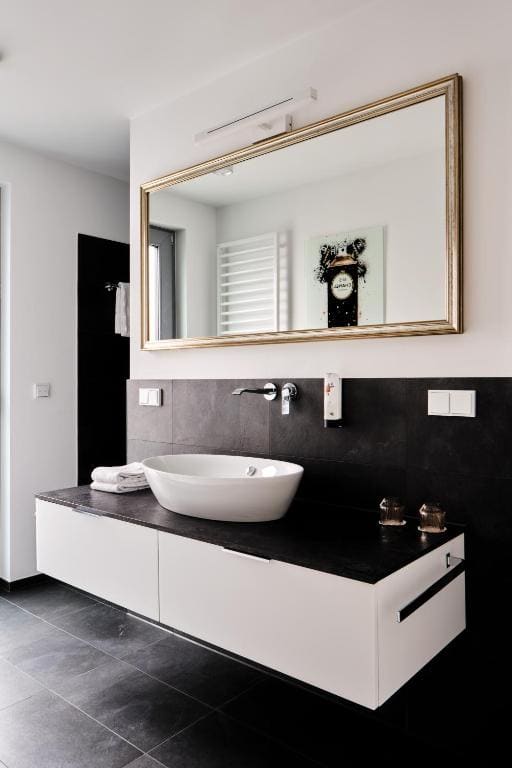 Suite room - Image 3