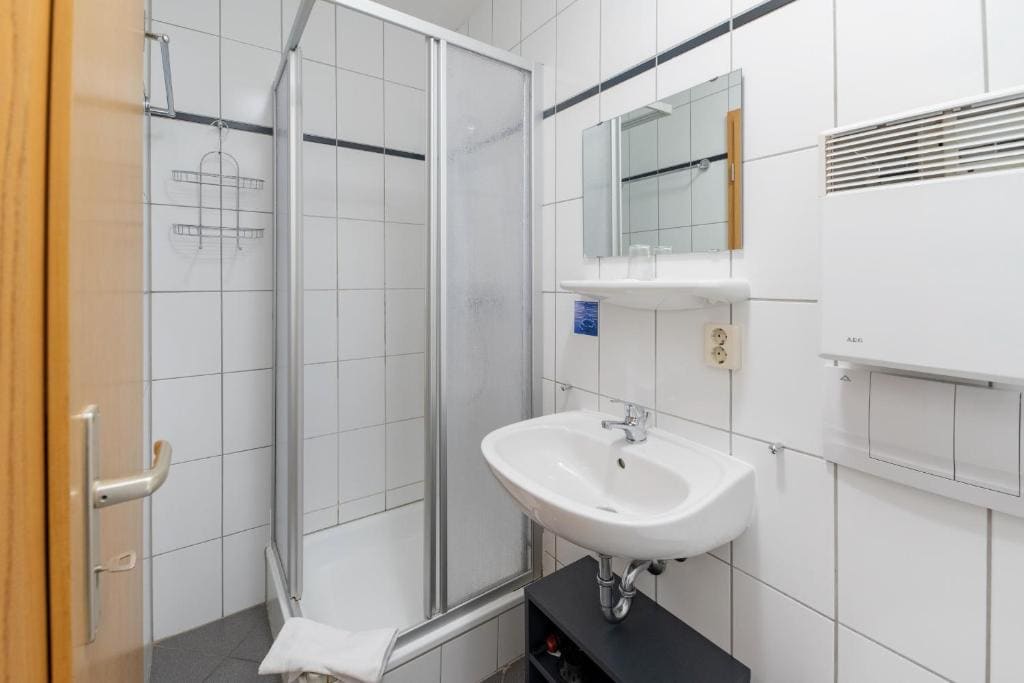 Standard Double Room room - Image 3