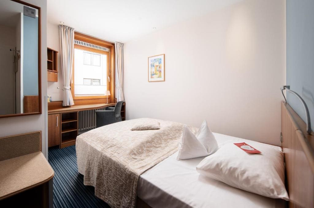 Surprise Room room - Image 1