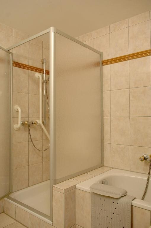 Apartment with Terrace room - Image 3