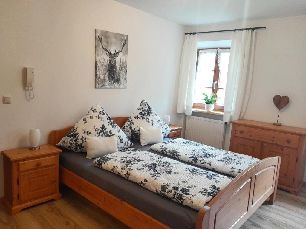 Double Room with Private Bathroom room - Image 3