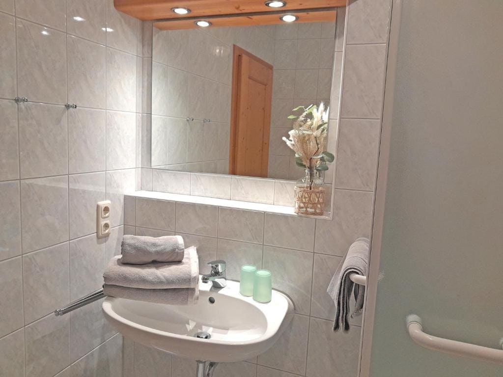 Double Room with Private Bathroom room - Image 2