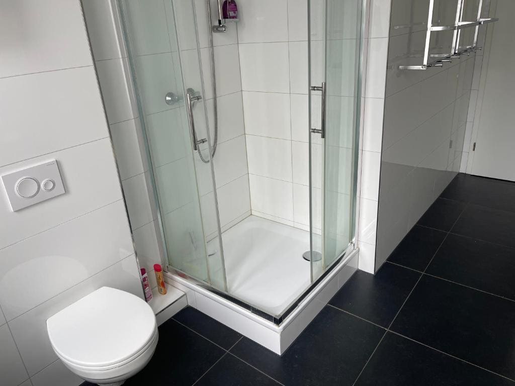 Double or Twin Room with Shared Bathroom room - Image 3