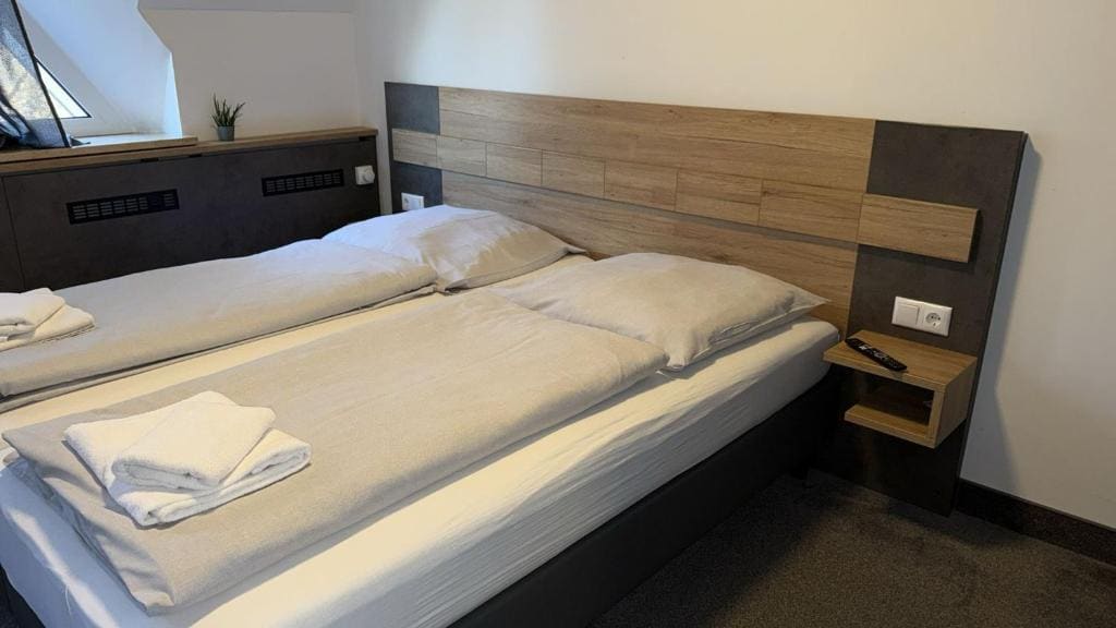 Twin Room with Private Bathroom room - Image 1