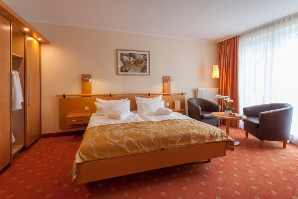 Double Room with Balcony - No Sea View room - Image 1