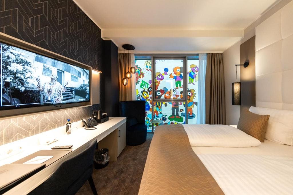 Double Room with Atrium View room - Image 1