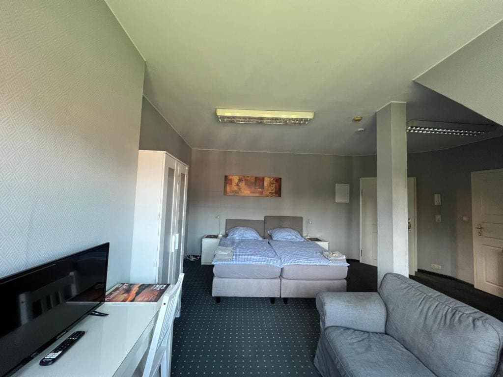 Apartment room - Image 1