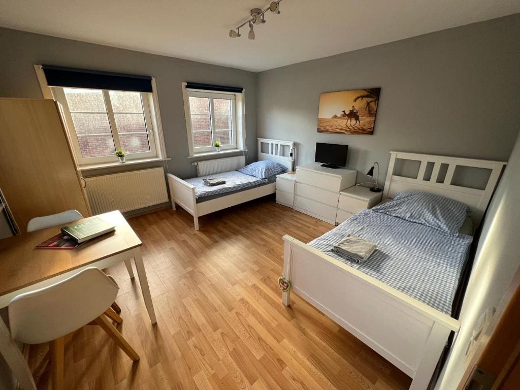 Four-Bedroom House room - Image 2