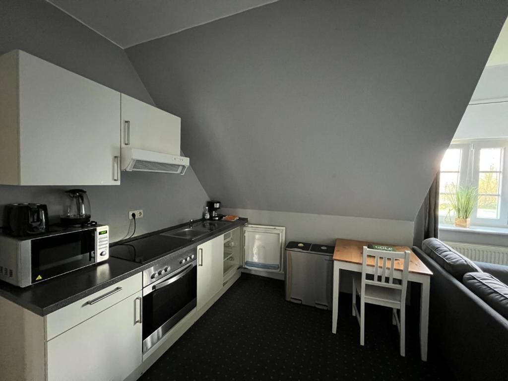 Apartment room - Image 2