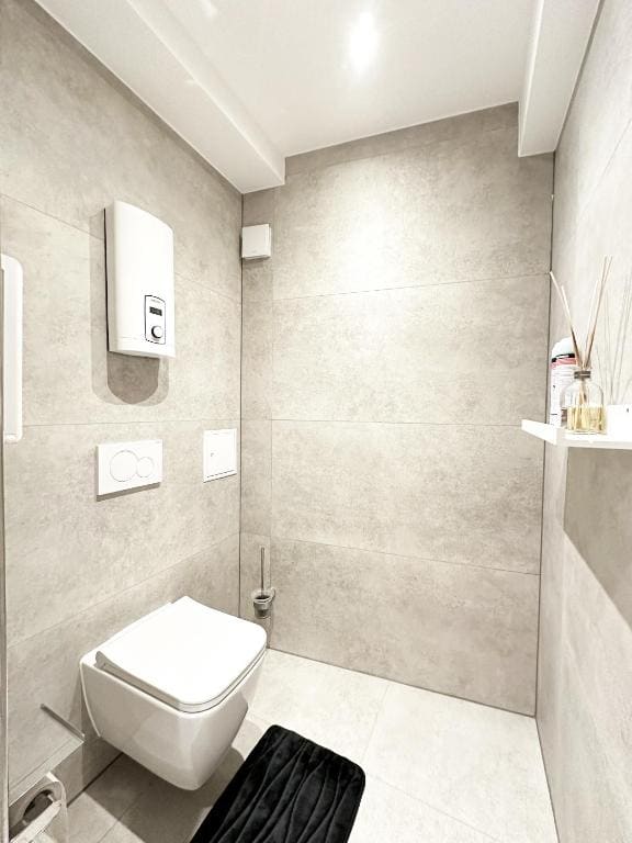 Quadruple Room with Shared Bathroom room - Image 2