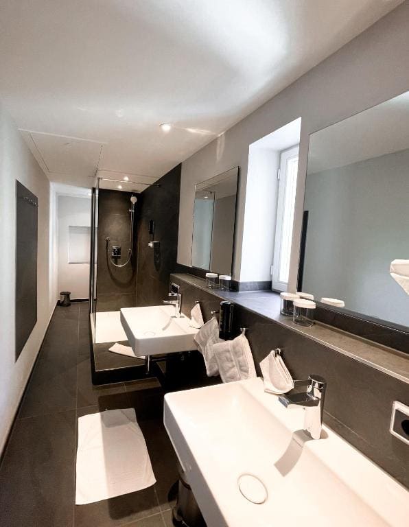 Family Room room - Image 2