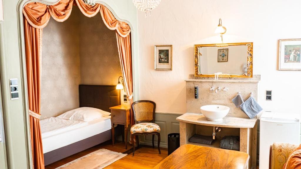 Single Room with Shared Shower and Toilet room - Image 1