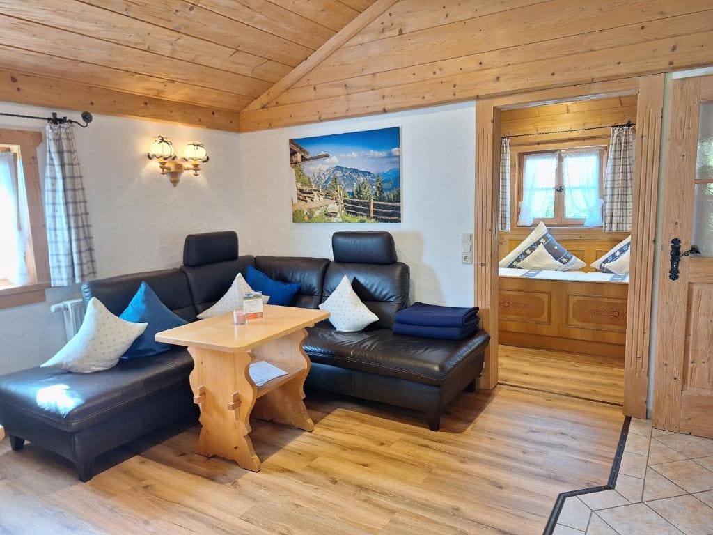 Apartment with Balcony room - Image 1