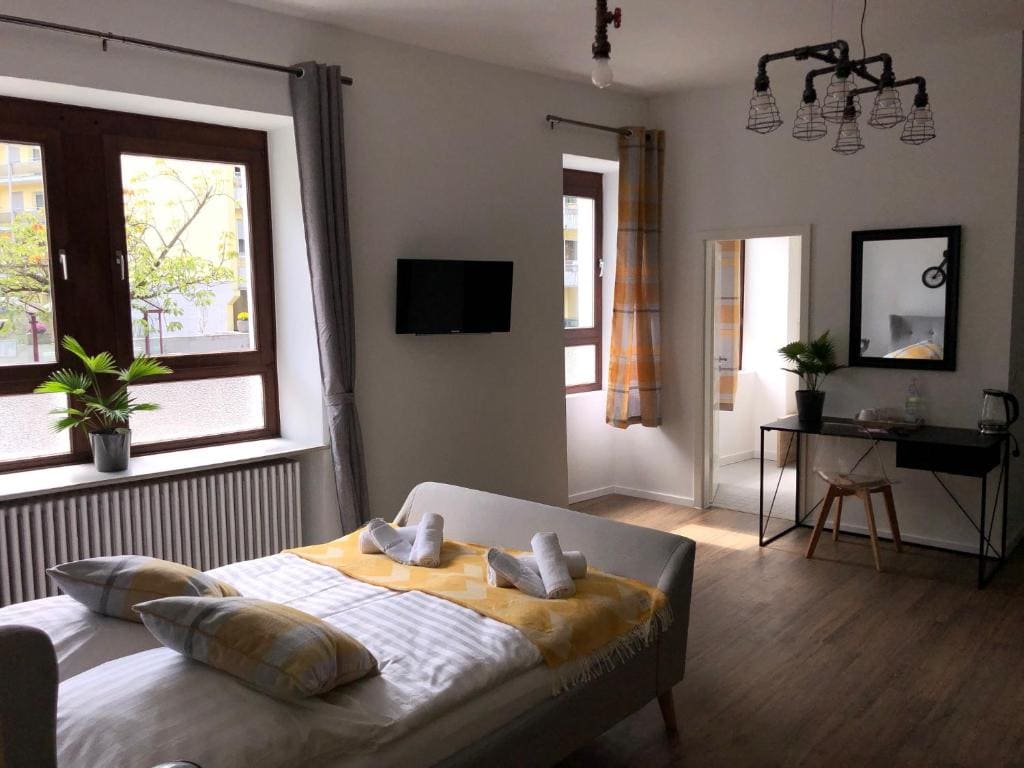 Family Room room - Image 2