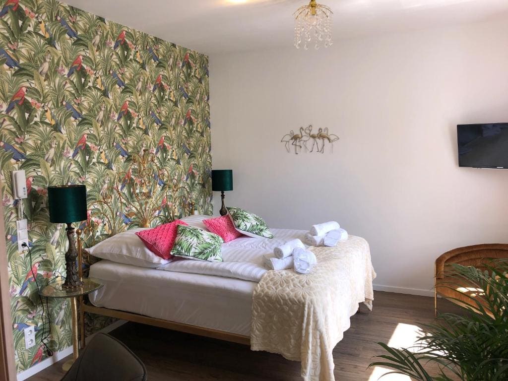 Large Double Room room - Image 1