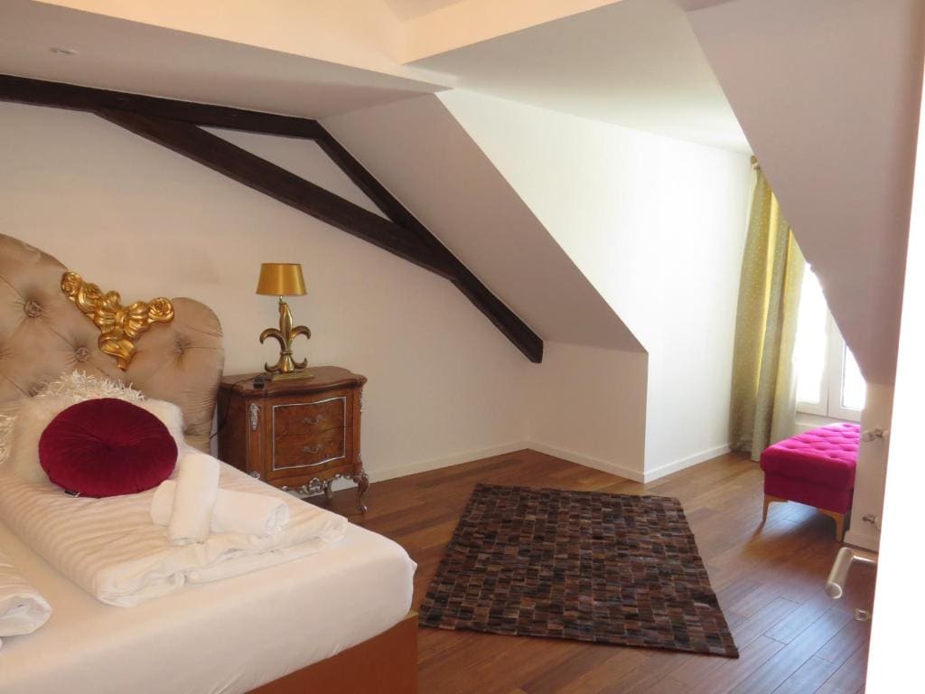 Suite room - Image 1